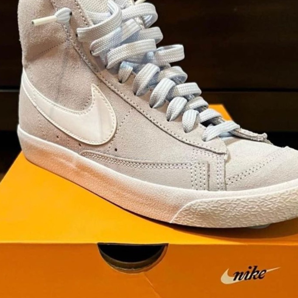Nike blazers size 5y
